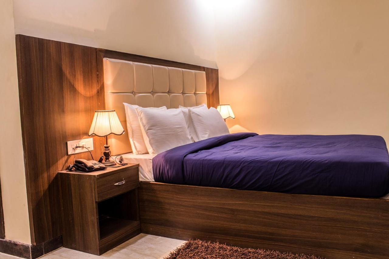 Lav Kush International Hotel Varanasi Exterior photo