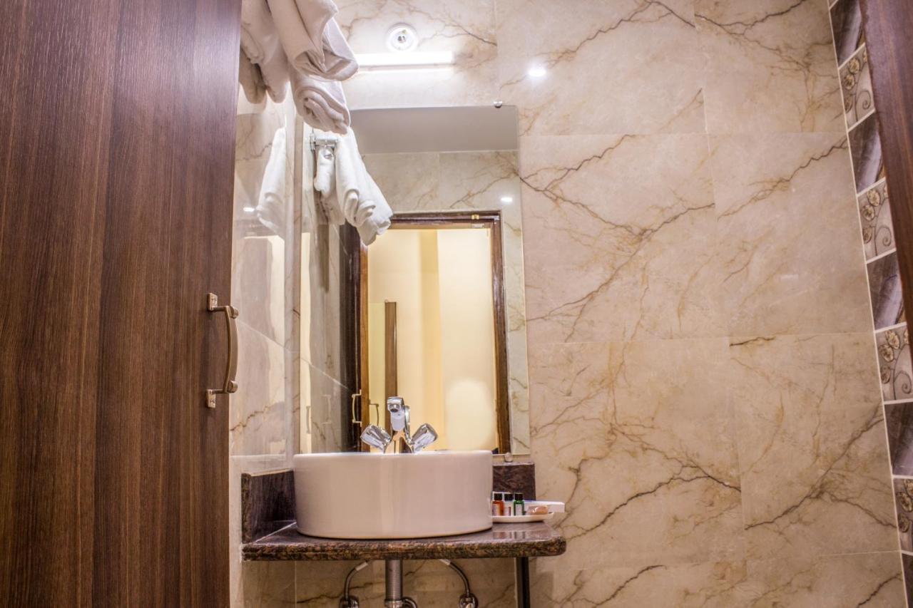 Lav Kush International Hotel Varanasi Exterior photo