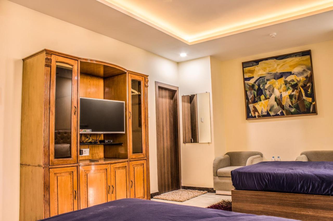 Lav Kush International Hotel Varanasi Exterior photo