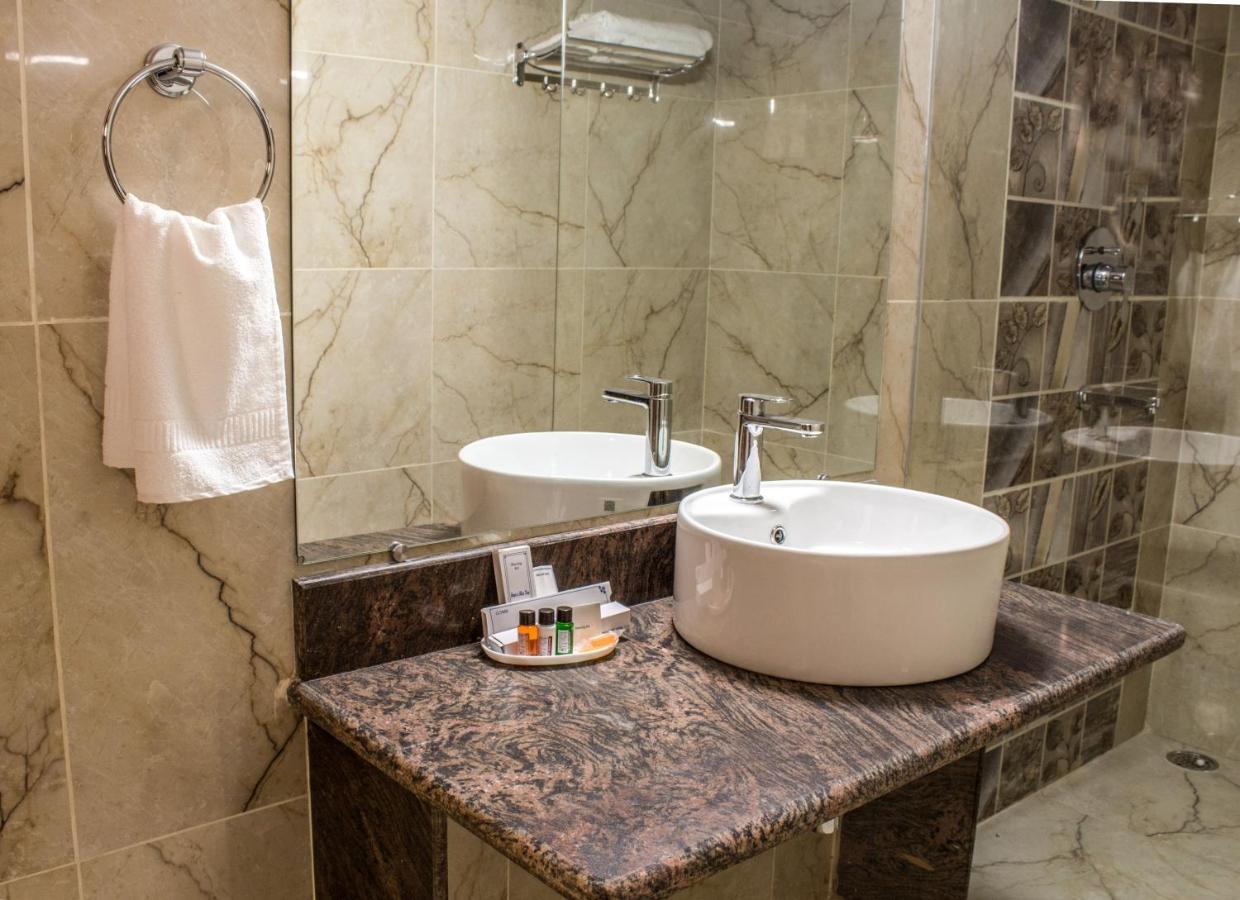 Lav Kush International Hotel Varanasi Exterior photo
