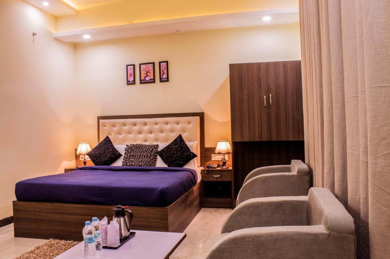 Lav Kush International Hotel Varanasi Exterior photo